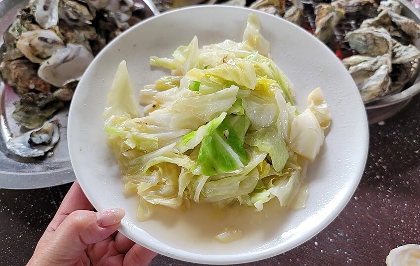 200元烤蚵吃到飽！產地新鮮直送，肥美蚵仔不限時任你無限吃，還有30道熱炒料理！！