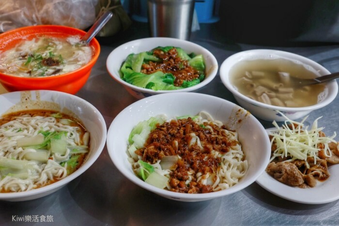 彰化員林第一市場王爺宮後炸粿蚵｜員林市場美食，隱藏版人氣古早味小吃