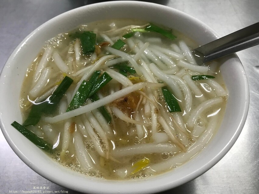 【新北三重區】三重美食『三重信義街米粉湯』米粉湯一碗才25元超佛心~