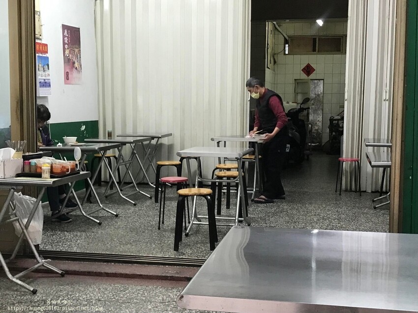 【新北三重區】三重美食『三重信義街米粉湯』米粉湯一碗才25元超佛心~