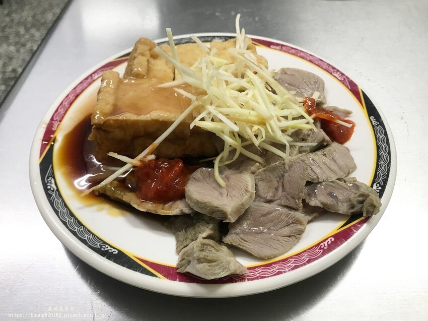 【新北三重區】三重美食『三重信義街米粉湯』米粉湯一碗才25元超佛心~