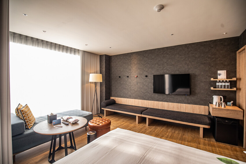 台南市仁德區捷絲旅台南虎山館｜宛如峇里島烏布雨林無邊際泳池！設計感十足渡假飯店