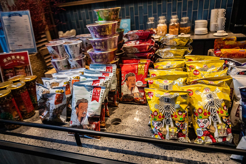 台南市仁德區捷絲旅台南虎山館｜宛如峇里島烏布雨林無邊際泳池！設計感十足渡假飯店