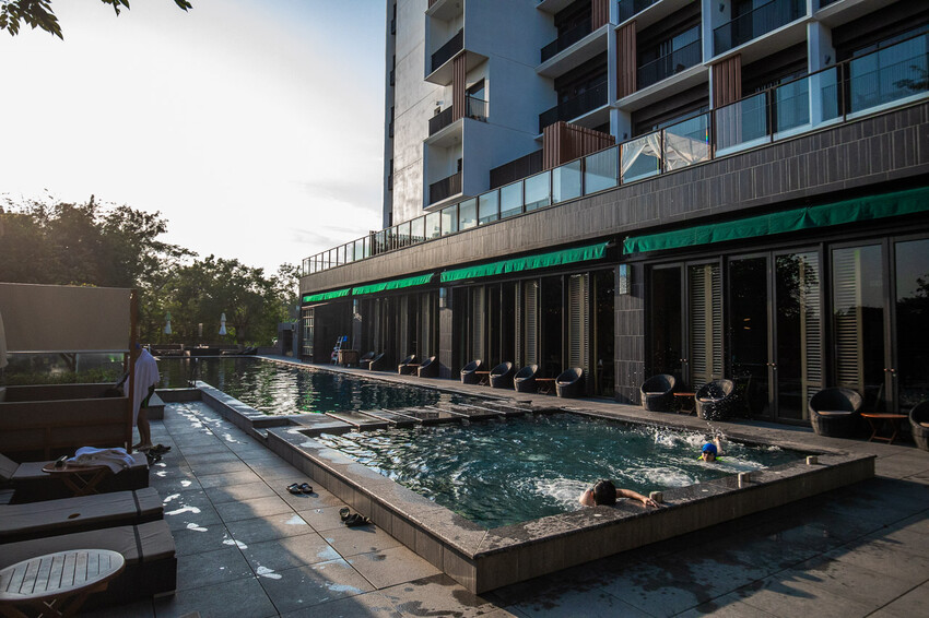 台南市仁德區捷絲旅台南虎山館｜宛如峇里島烏布雨林無邊際泳池！設計感十足渡假飯店