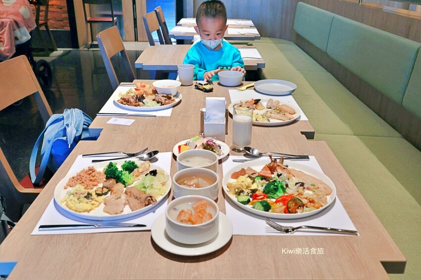 台南市仁德區台南住宿推薦捷絲旅台南虎山館|台南親子飯店.戶外泳池超美.享用點心吧.超高CP值.晚餐/早餐.近十鼓文化園區