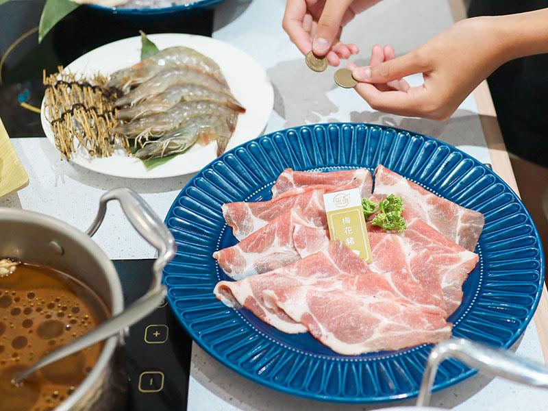 新竹湖口柒境鍋物！高CP值海陸火鍋饗宴加1元就送梅花豬、大白蝦二選一！高CP值火鍋推薦
