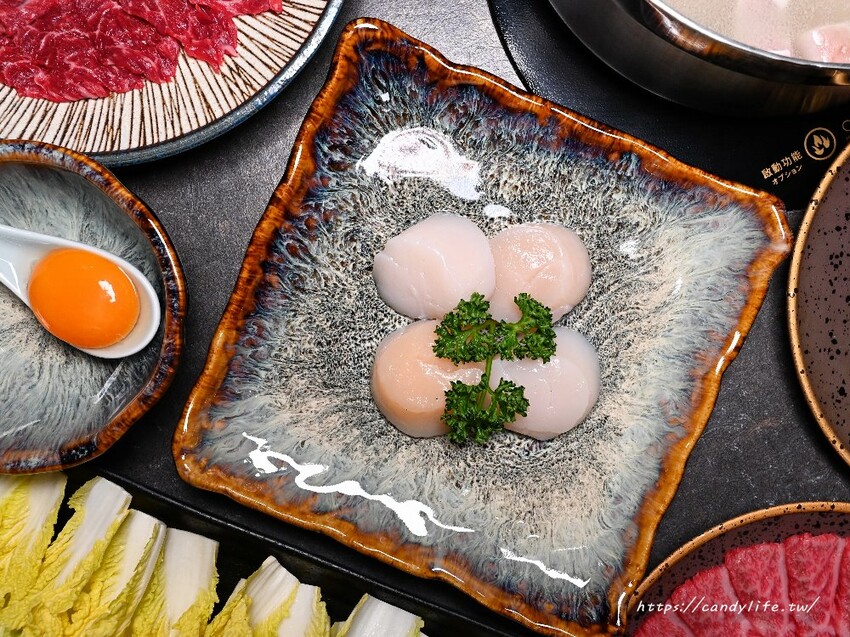 一潤鮮切鍋物｜台中人氣燒肉店新品牌開在這，台中高檔火鍋，主打現切頂級冷藏肉，還有免費和牛擔擔麵爽爽吃～