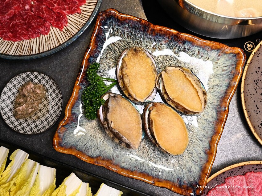 一潤鮮切鍋物｜台中人氣燒肉店新品牌開在這，台中高檔火鍋，主打現切頂級冷藏肉，還有免費和牛擔擔麵爽爽吃～