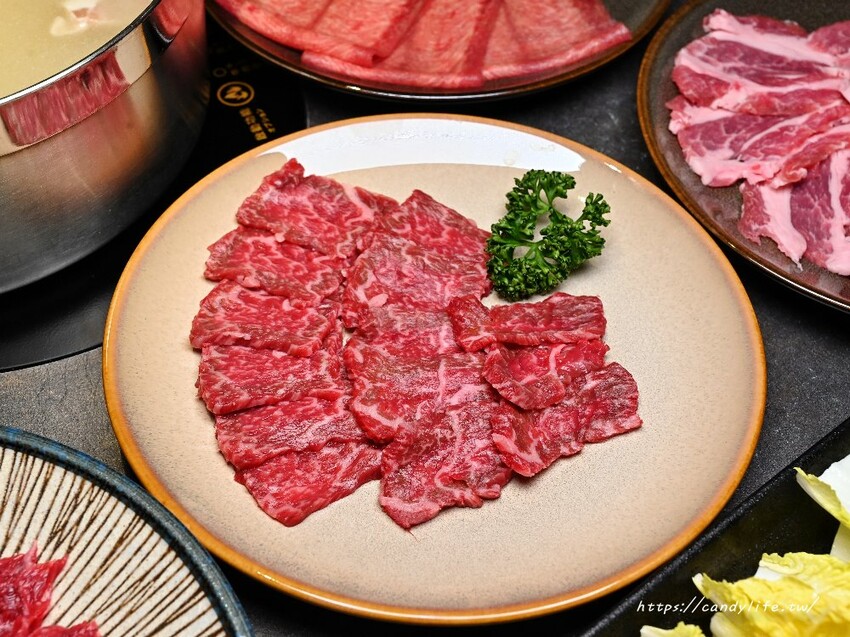 一潤鮮切鍋物｜台中人氣燒肉店新品牌開在這，台中高檔火鍋，主打現切頂級冷藏肉，還有免費和牛擔擔麵爽爽吃～