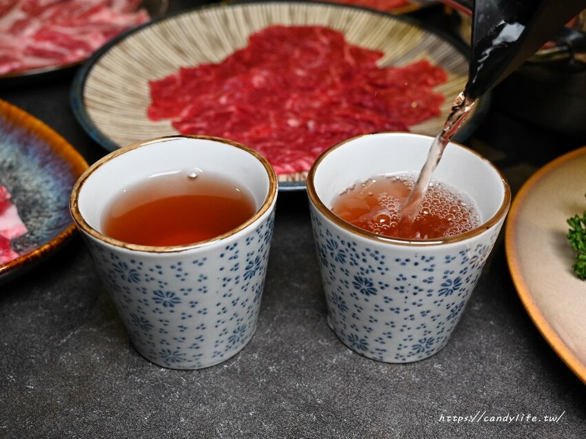 一潤鮮切鍋物｜台中人氣燒肉店新品牌開在這，台中高檔火鍋，主打現切頂級冷藏肉，還有免費和牛擔擔麵爽爽吃～