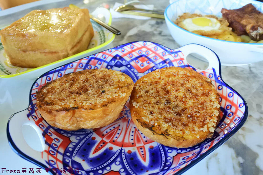 高雄港式美食「智勝所香港餐廳」假日全日營業!炸雞腿拌麵配花生西多士。