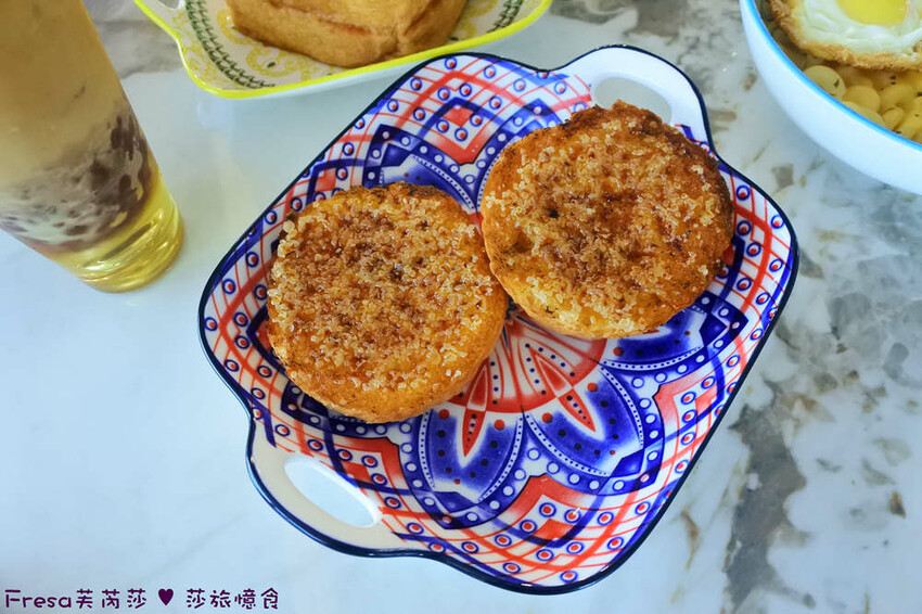 高雄港式美食「智勝所香港餐廳」假日全日營業!炸雞腿拌麵配花生西多士。