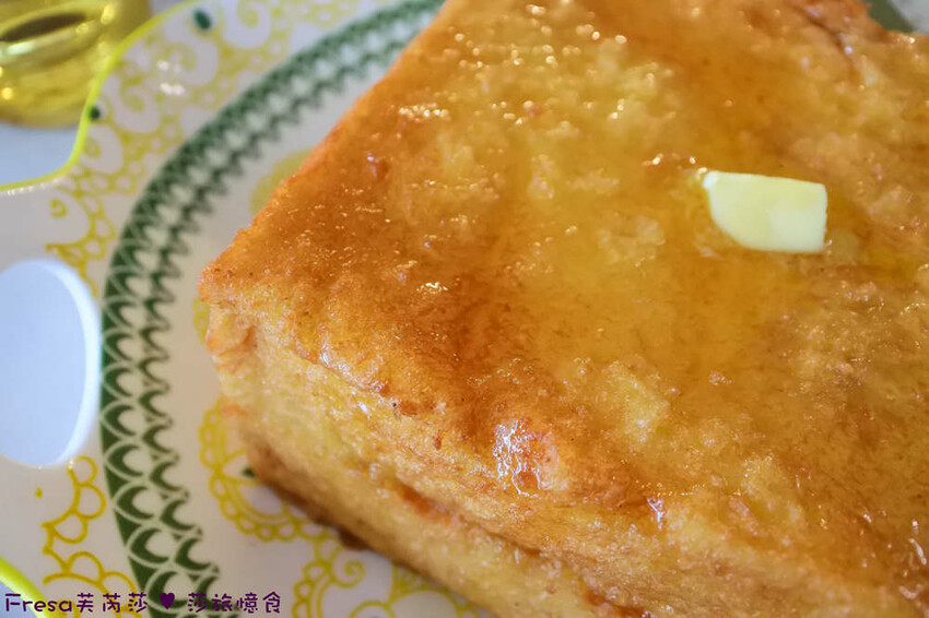 高雄港式美食「智勝所香港餐廳」假日全日營業!炸雞腿拌麵配花生西多士。