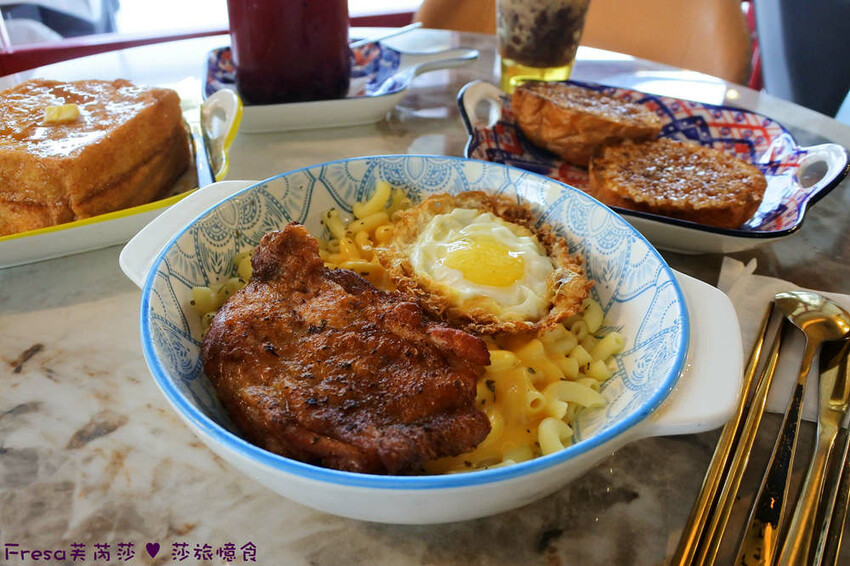 高雄港式美食「智勝所香港餐廳」假日全日營業!炸雞腿拌麵配花生西多士。
