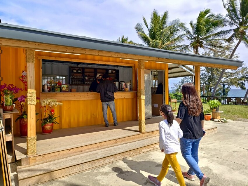 【台東美食】紀早灣麵包果咖啡坊．以麵包果為主題的海景咖啡廳!