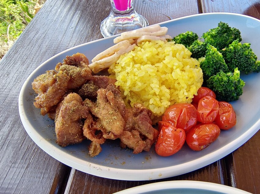 【台東美食】紀早灣麵包果咖啡坊．以麵包果為主題的海景咖啡廳!