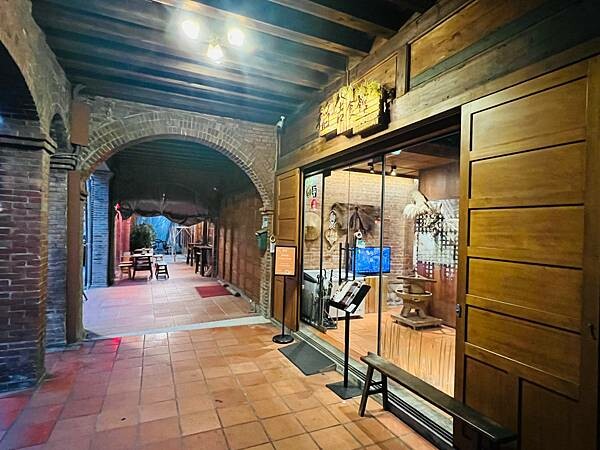 台北搭捷運就能抵達的餐廳:稻舍 迪化街。小小樹食 敦化南路