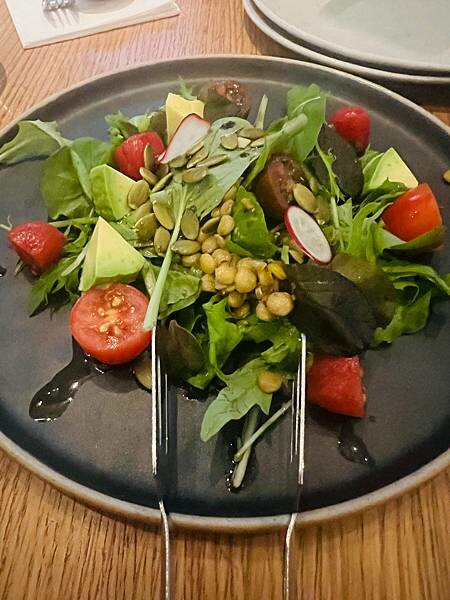 台北搭捷運就能抵達的餐廳:稻舍 迪化街。小小樹食 敦化南路