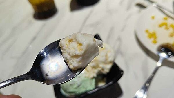 我家牛排 中和店｜假日要等候至少２小時以上才能吃到，最狂的自助吧牛排店