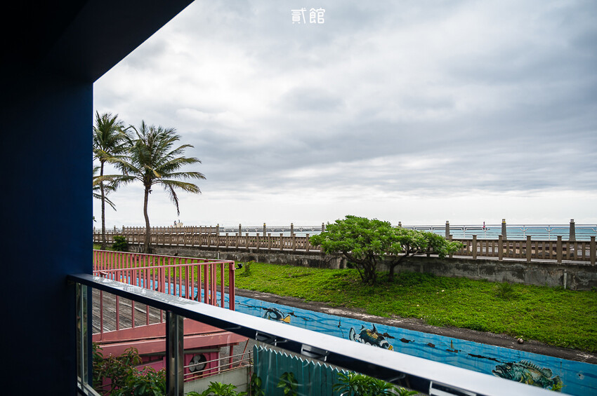 ｜花蓮住宿｜貳館海景民宿，躺在床上就能欣賞太平洋景色、看日出和星星，房間內還有溜滑梯讓孩子玩個夠 - Hallo！I'm 婷兒