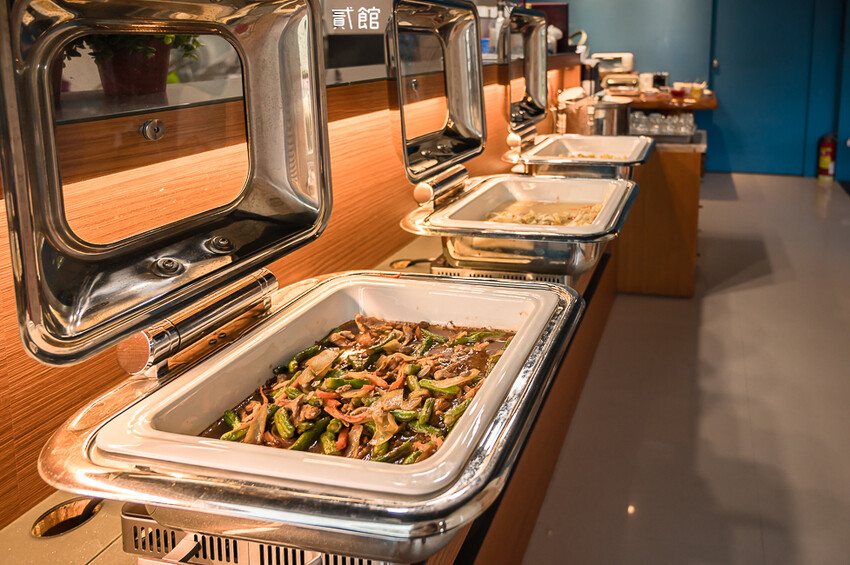 ｜花蓮住宿｜貳館海景民宿，躺在床上就能欣賞太平洋景色、看日出和星星，房間內還有溜滑梯讓孩子玩個夠 - Hallo！I'm 婷兒