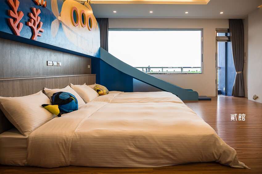 ｜花蓮住宿｜貳館海景民宿，躺在床上就能欣賞太平洋景色、看日出和星星，房間內還有溜滑梯讓孩子玩個夠 - Hallo！I'm 婷兒