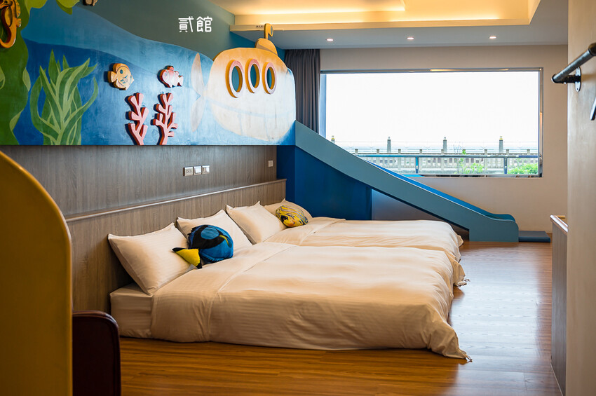 ｜花蓮住宿｜貳館海景民宿，躺在床上就能欣賞太平洋景色、看日出和星星，房間內還有溜滑梯讓孩子玩個夠 - Hallo！I'm 婷兒