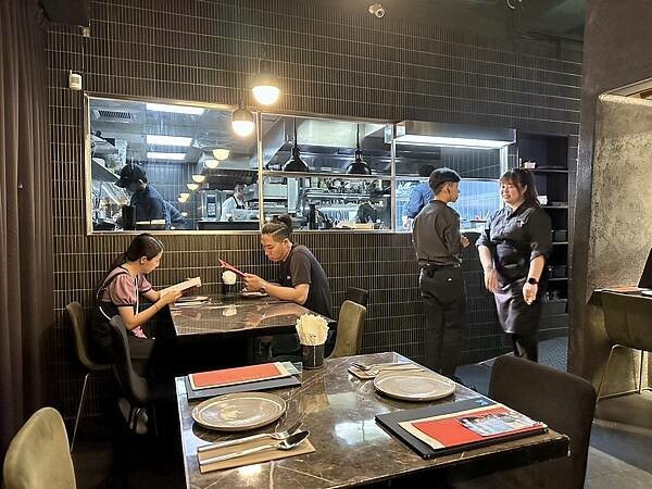 台北市松山區[台北美食] Cantine Marais 瑪黑餐酒 敦南店 法式創意歐陸料理 調酒好喝！#大安區忠孝敦化美食 @蛋寶趴趴go