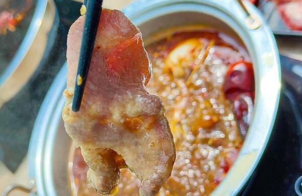 【桃園龍潭美食】光鮮鍋物|室內有如大自然情境,置身於森林般感受的火鍋店!自種新鮮蔬菜無限量吃到飽