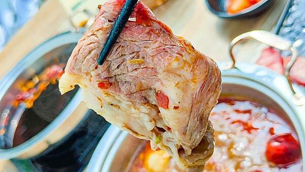 【桃園龍潭美食】光鮮鍋物|室內有如大自然情境,置身於森林般感受的火鍋店!自種新鮮蔬菜無限量吃到飽