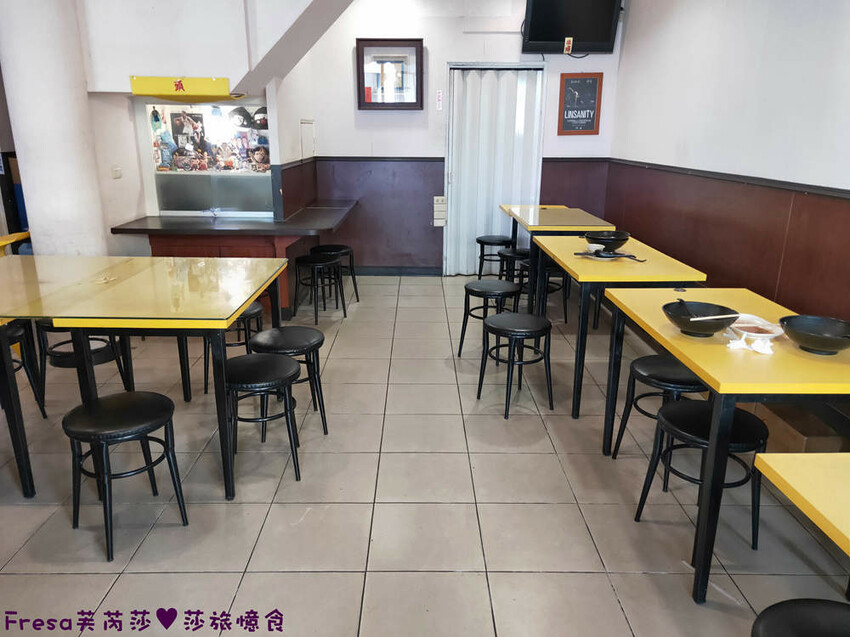 彰化麵館【吃吃喝喝複合式餐飲店】員林菜市場旁人氣麵館＋水餃.室內環境很舒服│員林火車站│員林美食