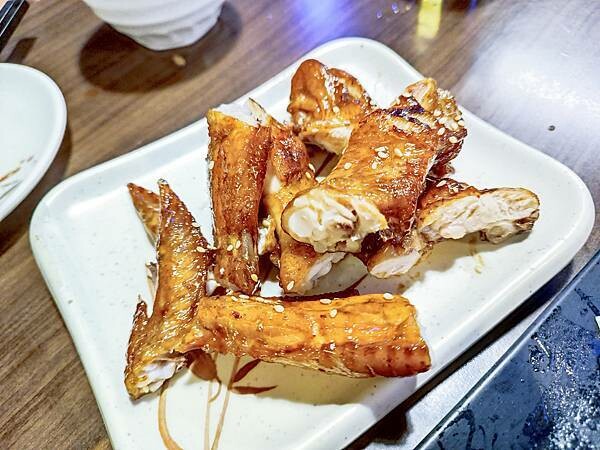 高雄市三民區廣受大家喜愛的碳烤、熱炒店！夯夯夯【阿鴻碳烤】高雄熱炒店推薦