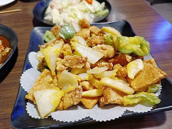 高雄市三民區廣受大家喜愛的碳烤、熱炒店！夯夯夯【阿鴻碳烤】高雄熱炒店推薦