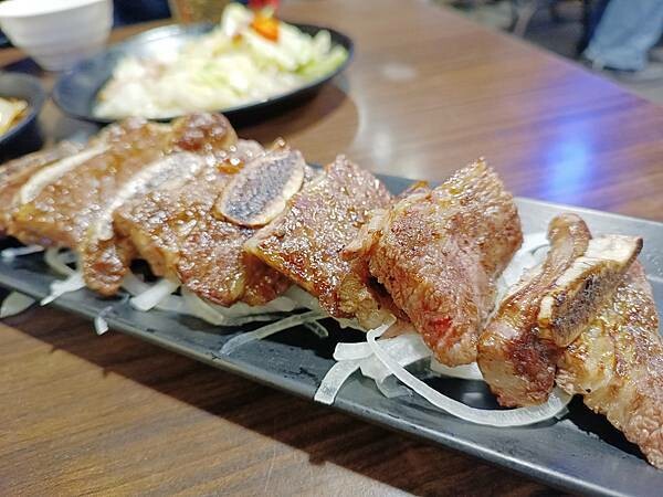 高雄市三民區廣受大家喜愛的碳烤、熱炒店！夯夯夯【阿鴻碳烤】高雄熱炒店推薦