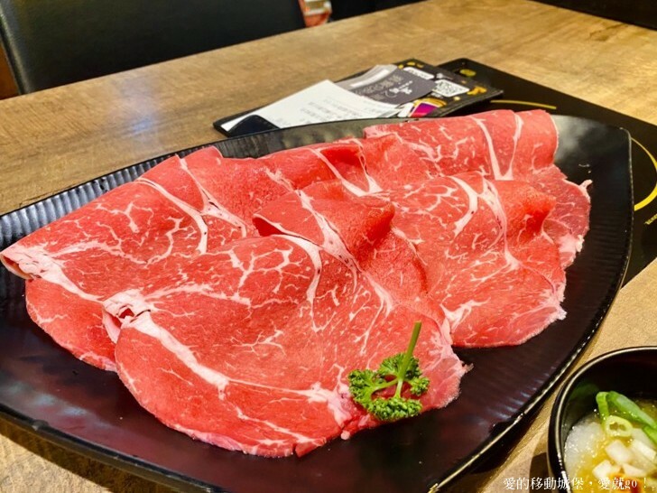 【新北。美食。消夜】築間幸福鍋-新北板誠店 府中站 蔬食自助吧 每天新鮮供應 一碗熱湯 用心款待 傳遞築間暖暖的幸福味 !