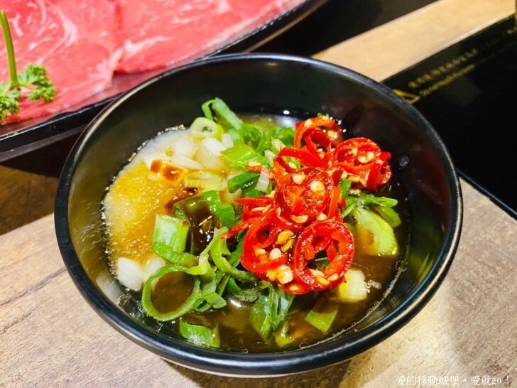 【新北。美食。消夜】築間幸福鍋-新北板誠店 府中站 蔬食自助吧 每天新鮮供應 一碗熱湯 用心款待 傳遞築間暖暖的幸福味 !