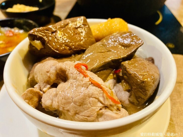 【新北。美食。消夜】築間幸福鍋-新北板誠店 府中站 蔬食自助吧 每天新鮮供應 一碗熱湯 用心款待 傳遞築間暖暖的幸福味 !