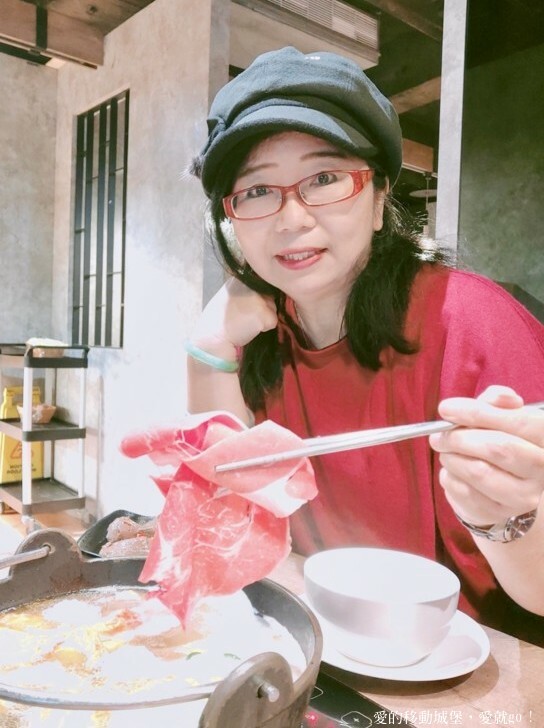 【新北。美食。消夜】築間幸福鍋-新北板誠店 府中站 蔬食自助吧 每天新鮮供應 一碗熱湯 用心款待 傳遞築間暖暖的幸福味 !