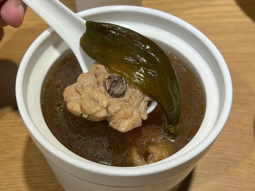 （蘆洲美食）意味廚房～必吃酒釀紅燒牛肉麵、冬季剝皮辣椒雞湯、