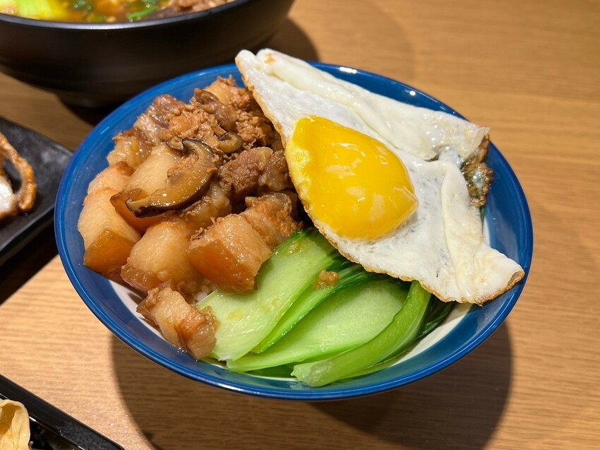 （蘆洲美食）意味廚房～必吃酒釀紅燒牛肉麵、冬季剝皮辣椒雞湯、