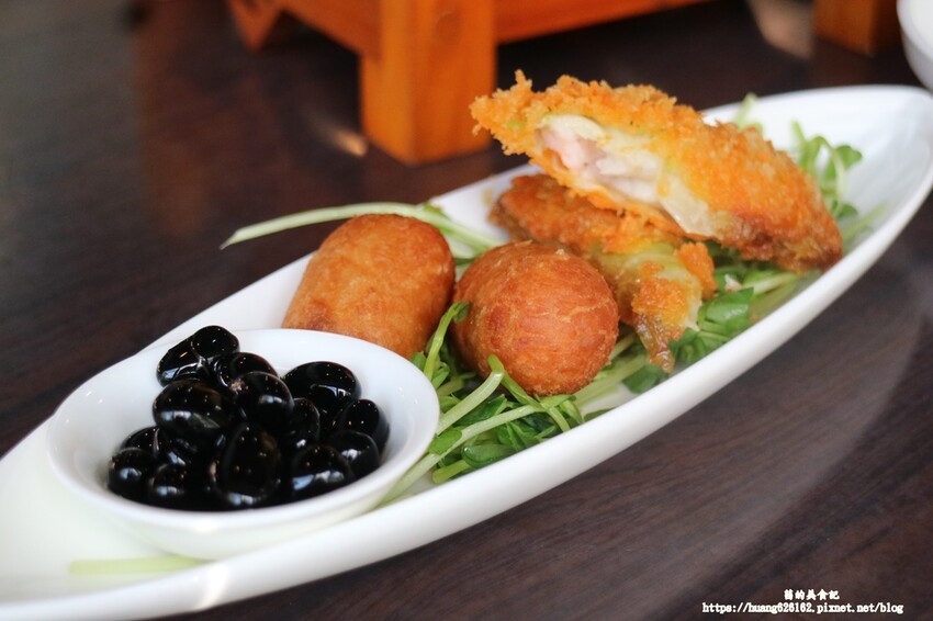 【新北八里區 】八里餐廳推薦『八里開心果園美食景觀餐廳』到底$588元風味餐吃什麼?
