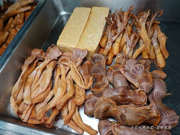 小琉球美食-鴨腳妹煙燻冰滷味 (2).jpg 小琉球美食-鴨腳妹煙燻冰滷味 (2).jpg