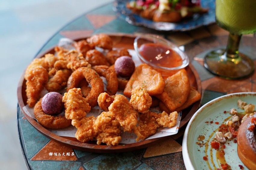 渲咖啡 Shine Cafe ❙ 外澳沙灘藍白希臘風,無敵龜 渲咖啡 Shine Cafe ❙ 外澳沙灘藍白希臘風,無敵龜