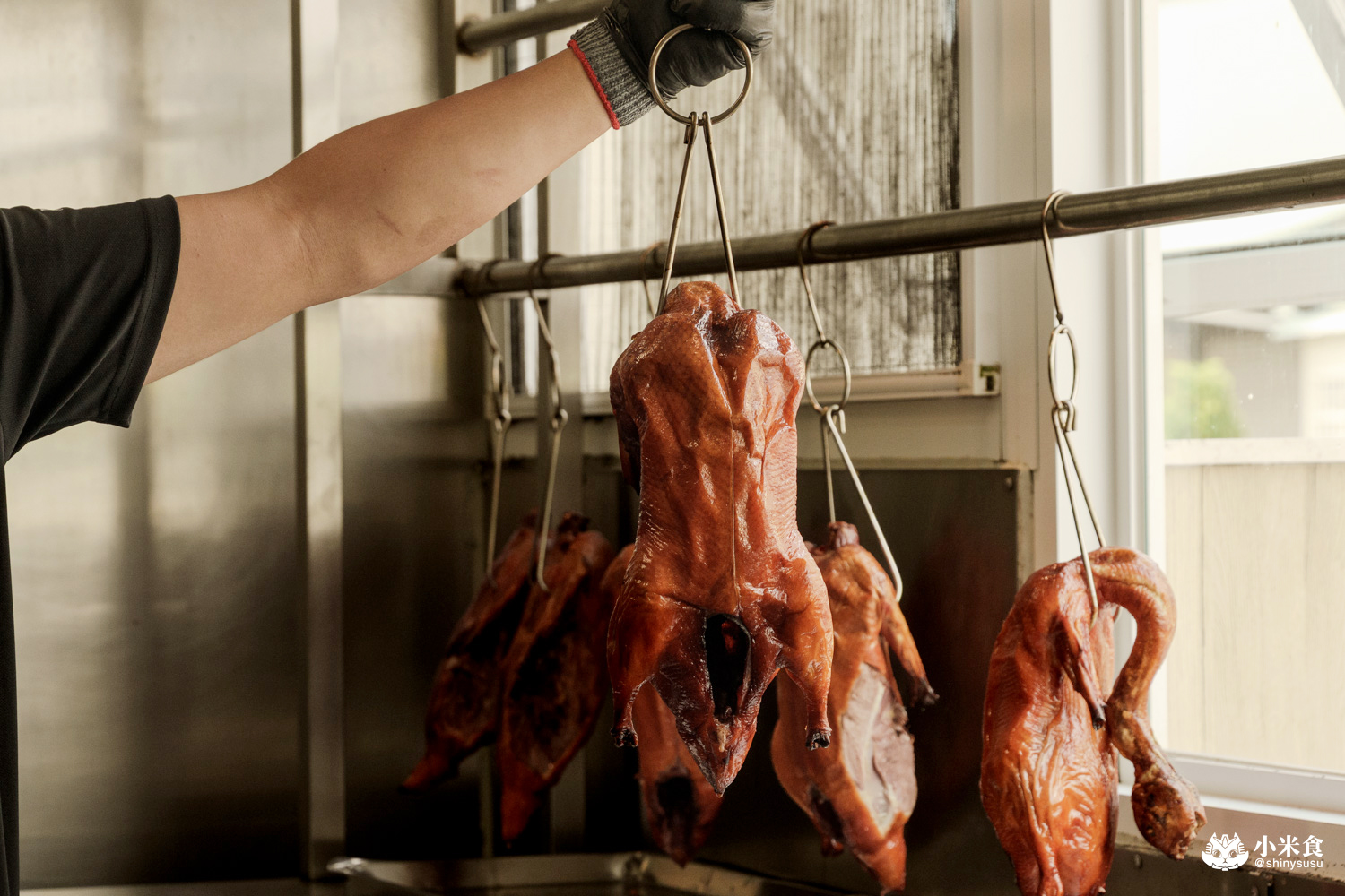 嘉義縣民雄鄉鴨沐農-烤鴨專賣店|民雄一鴨三吃,酸菜鴨架湯是必點!2025嘉義烤鴨推薦