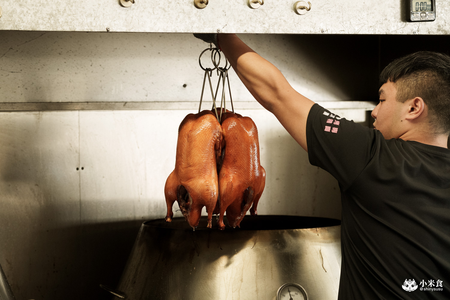 嘉義縣民雄鄉鴨沐農-烤鴨專賣店|民雄一鴨三吃,酸菜鴨架湯是必點!2025嘉義烤鴨推薦