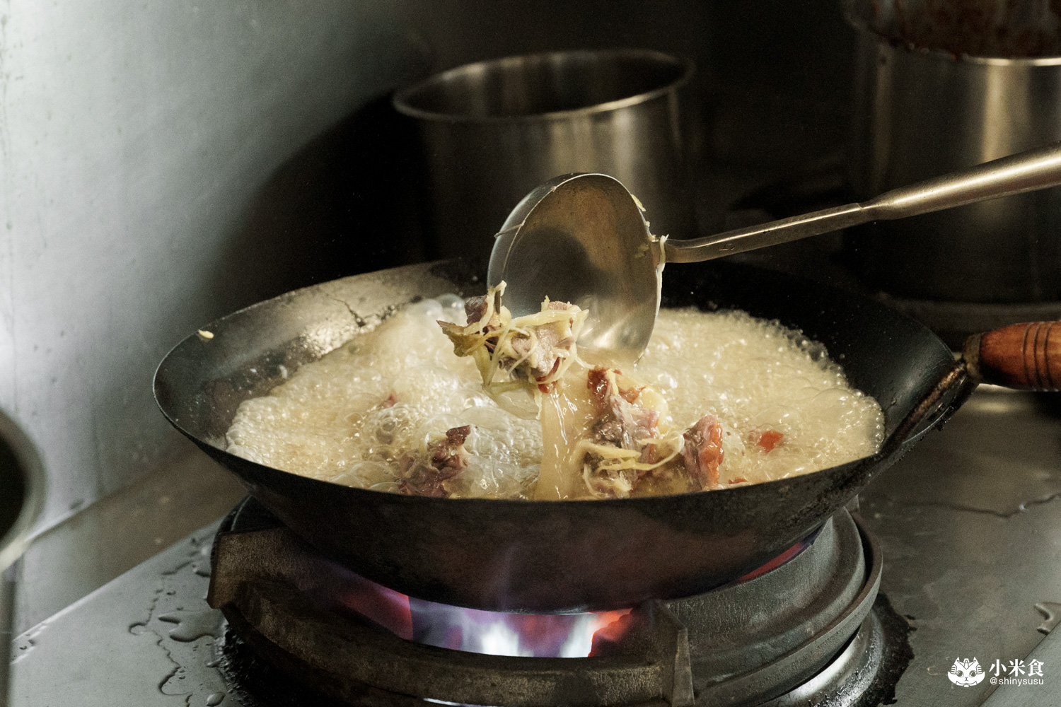 嘉義縣民雄鄉鴨沐農-烤鴨專賣店|民雄一鴨三吃,酸菜鴨架湯是必點!2025嘉義烤鴨推薦