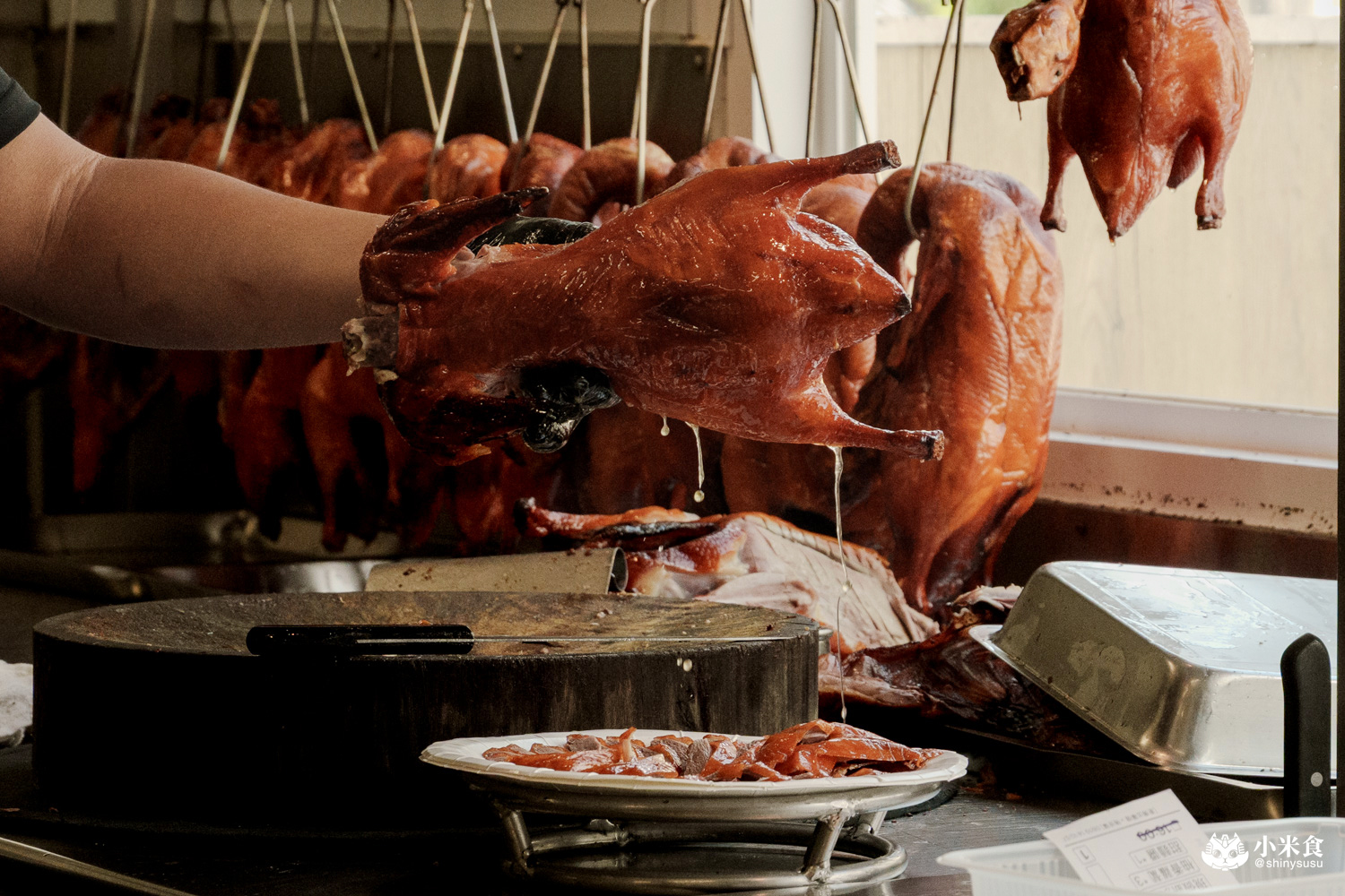 嘉義縣民雄鄉鴨沐農-烤鴨專賣店|民雄一鴨三吃,酸菜鴨架湯是必點!2025嘉義烤鴨推薦