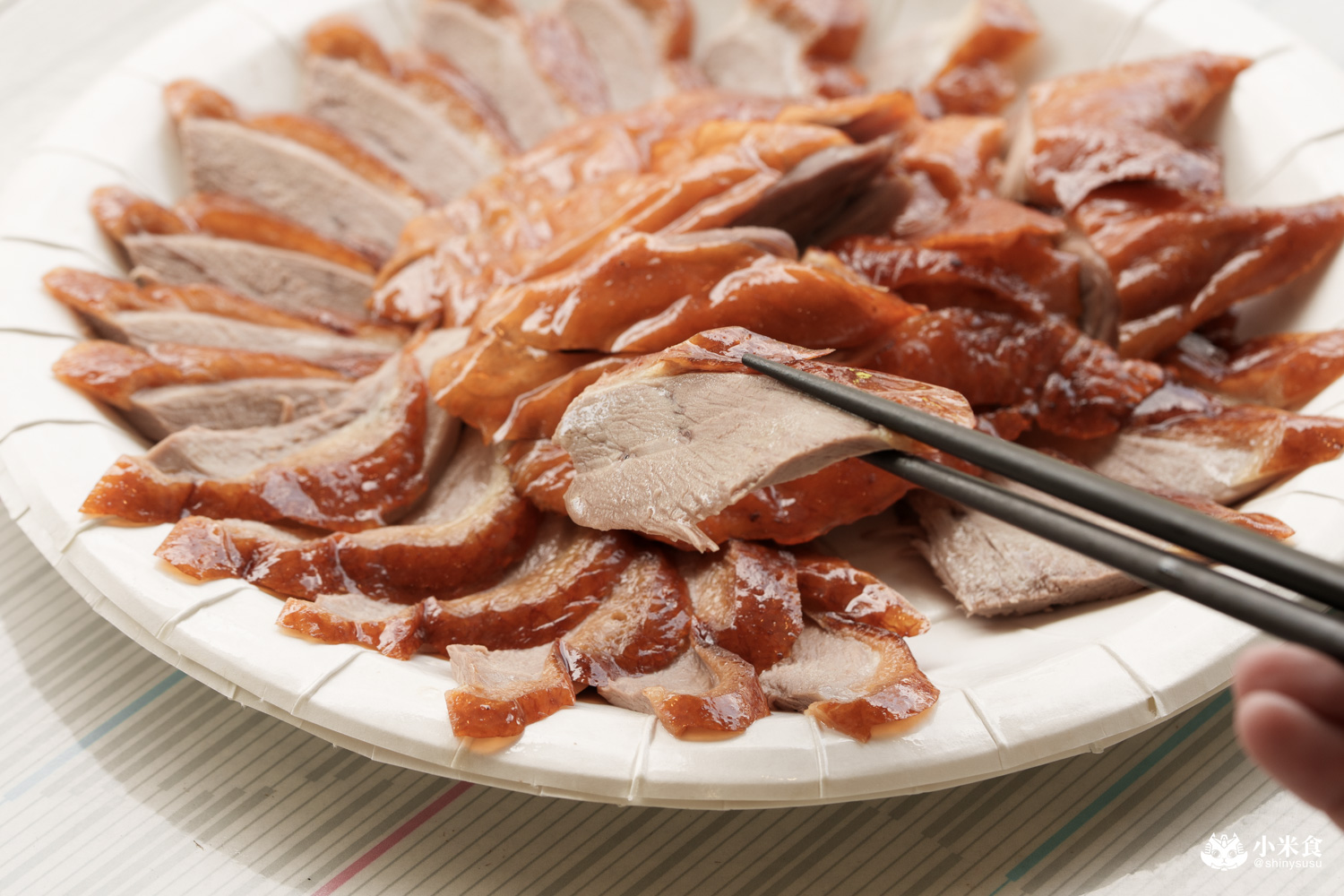 嘉義縣民雄鄉鴨沐農-烤鴨專賣店|民雄一鴨三吃,酸菜鴨架湯是必點!2025嘉義烤鴨推薦