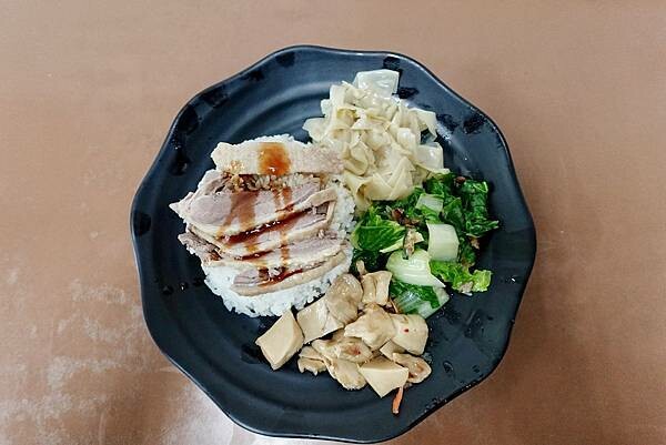 台北市內湖區台北內湖美食推薦/三十年老店內湖美食『鴨香飽』/捷運西湖站西湖市場附近美食/內湖科學園區美食/隱藏在內湖