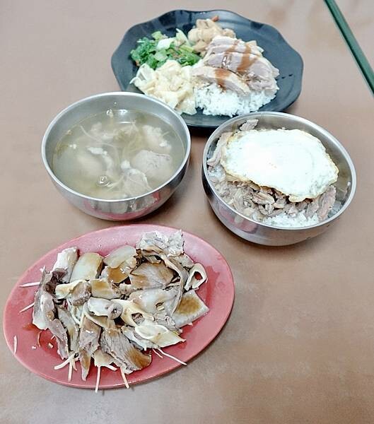 台北市內湖區台北內湖美食推薦/三十年老店內湖美食『鴨香飽』/捷運西湖站西湖市場附近美食/內湖科學園區美食/隱藏在內湖